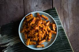 Resep opor tahu tempe, lauk makan siang sederhana yang sedap. Sambal Goreng Tempeh Fried Tempeh In Spicy Sambal