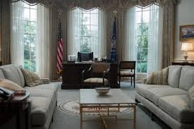 You can go two ways with this one, you can add another triangle and top it with one card laying on top (1),or you can lean 2 more cards on the open sides of the triangle (2). Where Is House Of Cards Filmed Cn Traveller