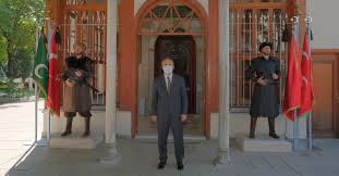 Nitekim osman gâzi de 1299'da istiklâlini îlân ederek devlet teşkilâtının müesseselerini kurmaya başladı. Osman Gazi Turbesi Nde Sancak Nobeti Donemi Haberler