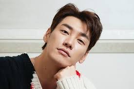 Kim Kwang's Instagram, Twitter & Facebook