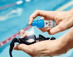 6 Ways Swimmers Can Stop Goggles From Fogging Up