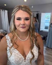 Life is finally slowing down and I can post this beautiful bride from  September! Her love story is the sweetest and I'm so happy for her and her  hubby! 🤍