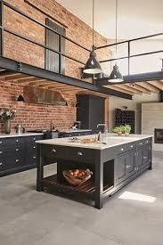 Un Style Industriel Pour La Cuisine Deco Decoration Amenagement Loft Noir Brique Http Www M Habita Avec Images Cuisines Design Cuisine Loft Amenagement Maison