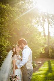 Beautiful Newlywed Sunshine Portrait With Images Bella Photography Newlyweds Wedding Shoot