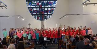 Chore Und Kammerensemble Der Gesamtschule Giessen Ost Uberzeugen Im Sommerkonzert 2019 Ostschule De