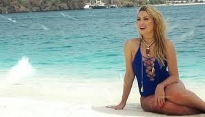 Hadise türk kökenli olup, yaratıcılığını yansıtmakta özgür bırakıldığı bir ailede yetişmiştir. Hadise Kimdir Hadise Nereli Kac Yasinda Ebene Sor
