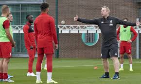 Berikut ketentuan lemparan ke dalam pada permainan sepak bola: Thomas Gronnemark Eks Pemegang Rekor Dunia Di Balik Efektivitas Lemparan Ke Dalam Liverpool Bolaskor Com