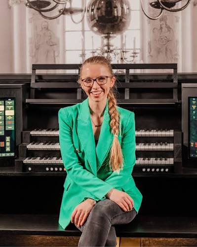 🇬🇧 RECORDING DAY | Today we had another recording day, with a special  guest: Anna Lapwood. She recorded some fantastic pieces and also did a few  interviews, including one with Brett Milan,