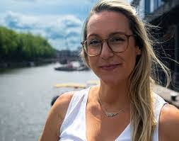 Lee Bendall's Instagram, Twitter & Facebook