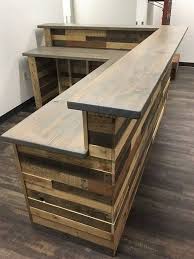 Holzpaletten S Holzpaletten Schreibtischaus In 2020 Diy Hausbar Holzpaletten Hausbar Mobel