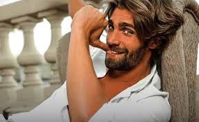 Diletta sarà affiancata da francesco facchinetti mentre alla giuria ci saranno solenghi e lopez, oltre a filippo magnini e andrea iannone. Chi E Mario Ermito Eta Altezza Ex Fidanzata Valentina Instagram E Tale E Quale