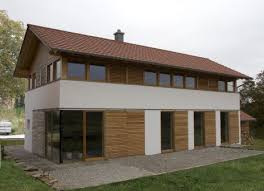 Ansicht Sud Modernes Bauernhaus In Landlicher Umgebung Niederbayern Modernes Bauernhaus Moderne Architektur Fassade Haus