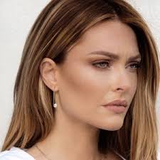 Effortlessly chic with a hint of french allure. Caroline Receveur Bio Family Trivia Famous Birthdays