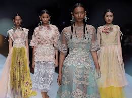 3 Kesatria Dewi Fashion Knight Di Jakarta Fashion Week 2021 Okezone Lifestyle