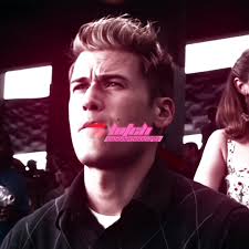 Hunt Wynorski y Nick Zano en Final Destination 4