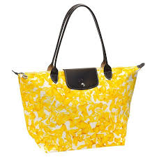 Attractive And Elegant Longchamp Bag Every Gril Should Have One Longchamp Handbags Longchamp Bag Women Bags Fashion