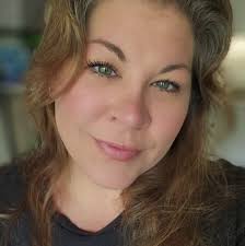 Midland polls: when ur done chewing gum do you👇 Eat it👍 Spit it out ❤️