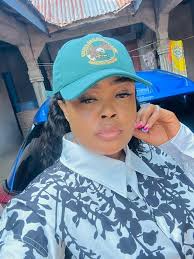 🤣🤣Hawa tombo wan take we attention off ei marrade wan, na dat mek ei dae  Kam with drama..duya una tell am say na December dae Kam to an end so...  Remember say