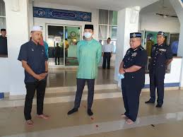 Semasa berundur ke johor, bendahara seri maharaja tun mutahir dan anakandanya tun koris telah meninggal dunia di sedili pada bulan mei 1863. Kdymm Pemangku Raja Pahang Berkenan Menziarahi Timbalan Ketua Polis Pahang Pahang Media
