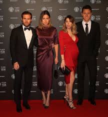 Luke shaw 's bio is filled worth personal and professional info. Luke Shaw Greenwood Chong And Pereira Collect Award For Poty Award Nights Man United In Pidgin Awards Ceremony Awards Night Juan Mata
