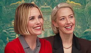 “She's Not Being Upfront About How Her Life Is Really Going”: 'The White  Lotus' Leslie Bibb and Carrie Coon