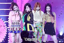 The single and its music video were released on june 22, 2017. Foto Stage De As If It S Your Last No Black Pink Brasil ÙÙŠØ³Ø¨ÙˆÙƒ