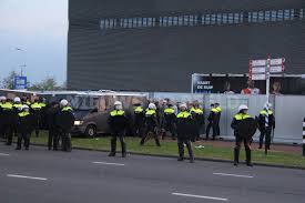 Ongeveer 200 paarden uit oostvaardersplassen naar de slacht. Nieuws Op Beeld Altijd Het Laatste 112 Nieuws Vanuit De Regio Rotterdam Rijnmond Pagina 785