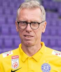 Peter stöger steht laut einer gemeinsamen recherche von 90minuten.at/sportsbusiness.at in finalen verhandlungen mit ferencvaros budapest und soll dort in der kommenden saison das traineramt. Neuer Job Fur Stoger Ex Bvb Coach Ubernimmt Ferencvaros Kicker