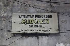 Apalagi di musim long weekend. Sate Ayam Ponorogo Siboen Lezatnya Melegenda 82 Tahun