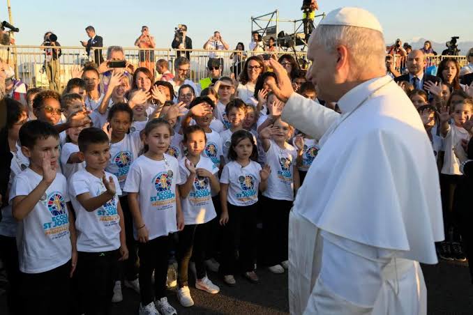 LE LACRIME DEL PAPA | Leone XIV davanti a Maria e il mistero di quei giovani che tornano a Cristo