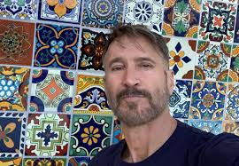 A stranger bought this Broadway star a ticket years ago when he couldn't  afford it. They just reunited.