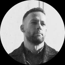 A 25-year-old follower recently messaged me asking for networking advice  before attending a big professional event. Here are the 5 pieces of advice  I shared: First off, in your 20s, I think