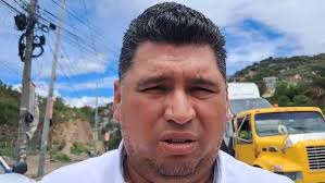 El canciller Lisandro Rosales oficializó a Simón como sustituto de Alden  Rivera