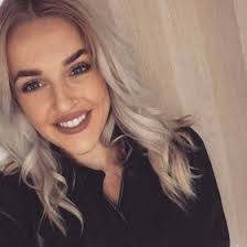 Laura Deady's Instagram, Twitter & Facebook