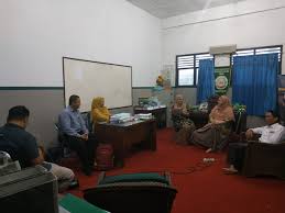 Anda yang ingin buah hati berwawasan bahasa asing. Adminunaz Universitas Al Azhar