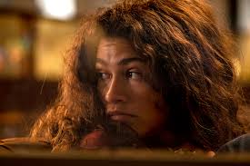 In the new photos, the members stand side by side with the two mcs and participate in the shooting while sitting down outdoors. Euphoria Special Episode Recap Part 1 Rue Ew Com