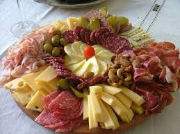 Picada Argentina Quesos Y Fiambres Https Lomejordelaweb Es Picada De Fiambres Bandejas De Comida Platos De Queso