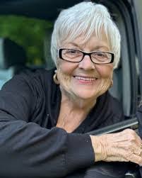 Barbara Hallowell's Instagram, Twitter & Facebook