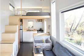 Mau bangun rumah minimalis tapi bingung bentuk tangganya seperti apa? Desain Interior Rumah Kecil Unik