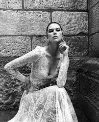 Browse 711 hochzeitskleid stock photos and images available, or start a new search to explore more stock photos and images. Der Trend Israelische Brautmode Frieda Theres