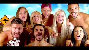 Face aux défis professionels que leur lance leur bookeuse, ils vont devoir s'adapter aux méthodes australiennes pour prouver qu'ils. Les Marseillais Australia S07e13 Sur Le