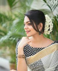 Check out these trending hair accessories that you can style your short hairstyles with! Pin By Pooh On Hair Styles Saree Hairstyles Bridal Hair Buns Kerala Saree Blouse Designs