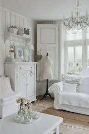 Shabby Chic Selber Machen Der Romantik Look Fur Zuhause Shabbychichomes Weisse Abgenutze Mobel Pastellfarbene Chic Wohnzimmer Shabby Chic Wohnzimmer Wohnen