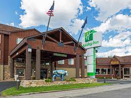 Guests traveling as a family or in a group can enjoy connecting rooms that are suitably equipped. Hotels In West Yellowstone Suchen Die Besten 1 Hotels In West Yellowstone Mt Von Ihg