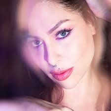 Pitty começou a seguir Anitta no Instagram. ATUALIZAÇÃO: Pitty deixou de  seguir Anitta novamente em seu Instagram.