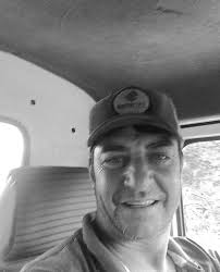 E com imenso pesar que comunicamos o falecimento do amigo Vicentinho  Amelio, Que Deus receba você no reino celestial, a sua perda comove os  ibatibenses, Vá em paz meu amigo!!!🖤 #milgrauibatiba #ibatiba