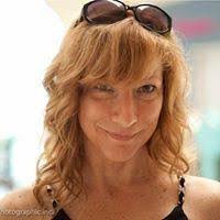 Kari Slater's Instagram, Twitter & Facebook