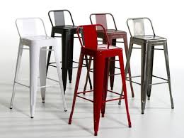 Shopping Quel Tabouret De Bar Pour Ma Cuisine Elle Decoration Ce tabouret de bar industriel en fer à béton est coiffé d'une assise en béton. quel tabouret de bar pour ma cuisine
