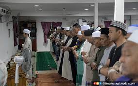 0 ratings0% found this document useful (0 votes). Solat Subuh Di Selangor Lewat 8 Minit Kata Mufti Free Malaysia Today Fmt