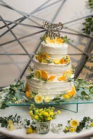 ウェディングケーキ レモン オレンジ 3段ケーキ ケーキトッパー cafe wedding22 カフェ ウェディング22 ウェディング ケーキ 花 ウェディングケーキ おしゃれ ウェディングケーキ